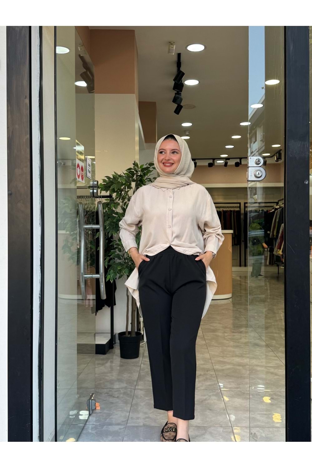 ÜTÜ İZLİ PANTOLON - SİYAH - 2