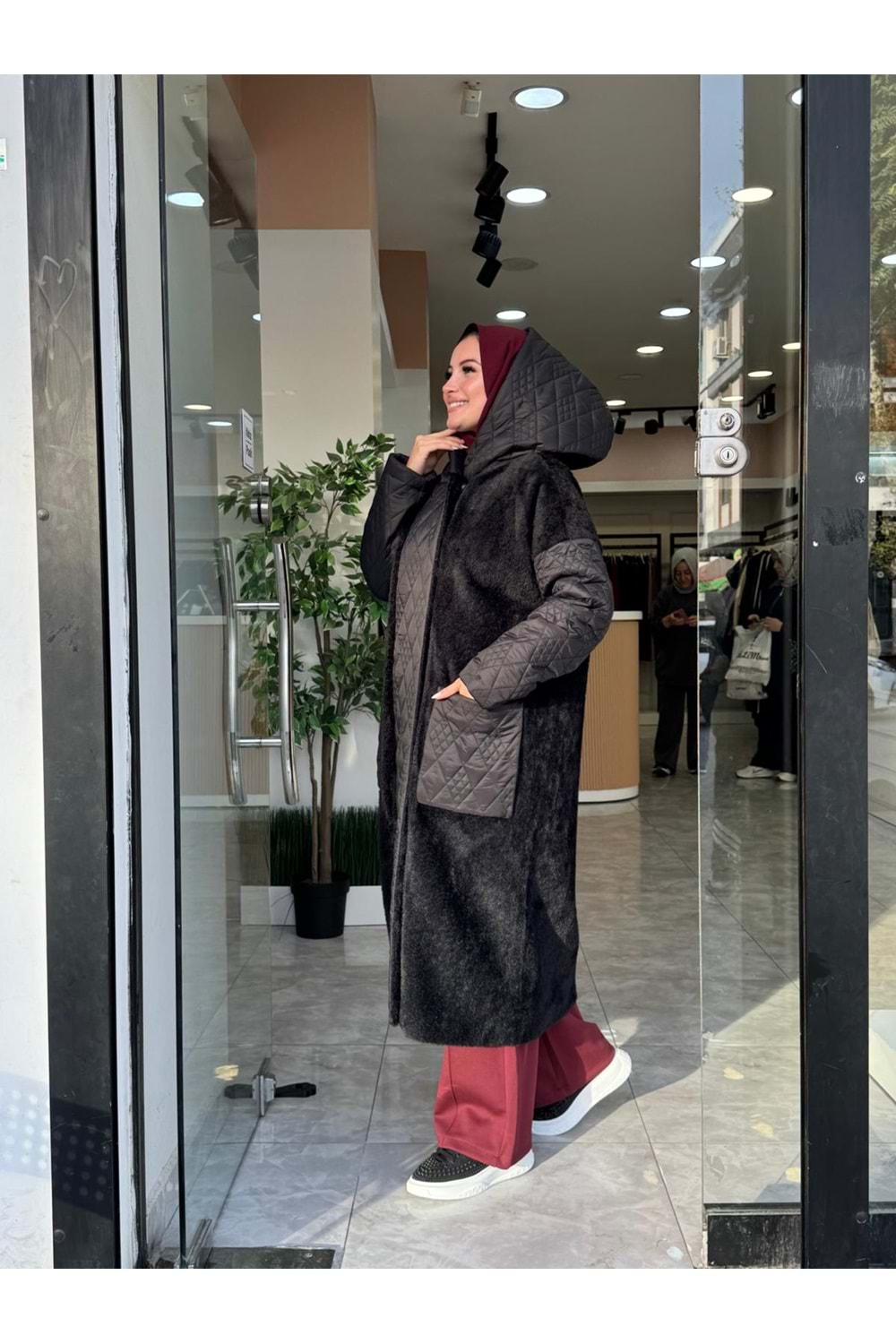 KAPÜŞONLU KAPİTONE ANGORA KABAN - SİYAH - 2