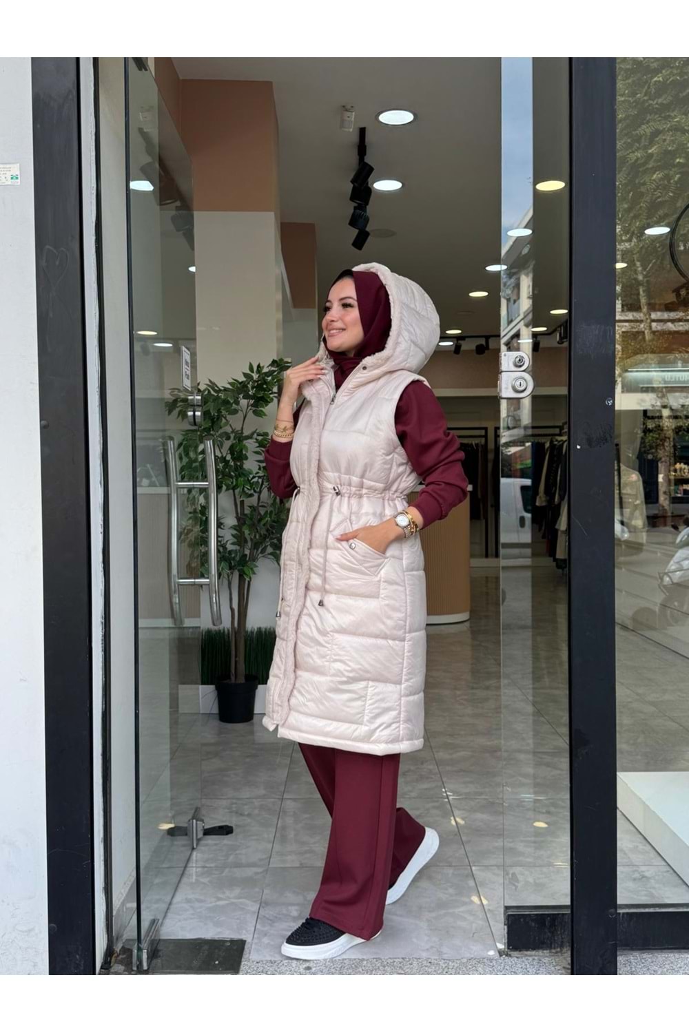 KOPÜŞONLU ARA BOY ŞİŞME YELEK - KREM - 40