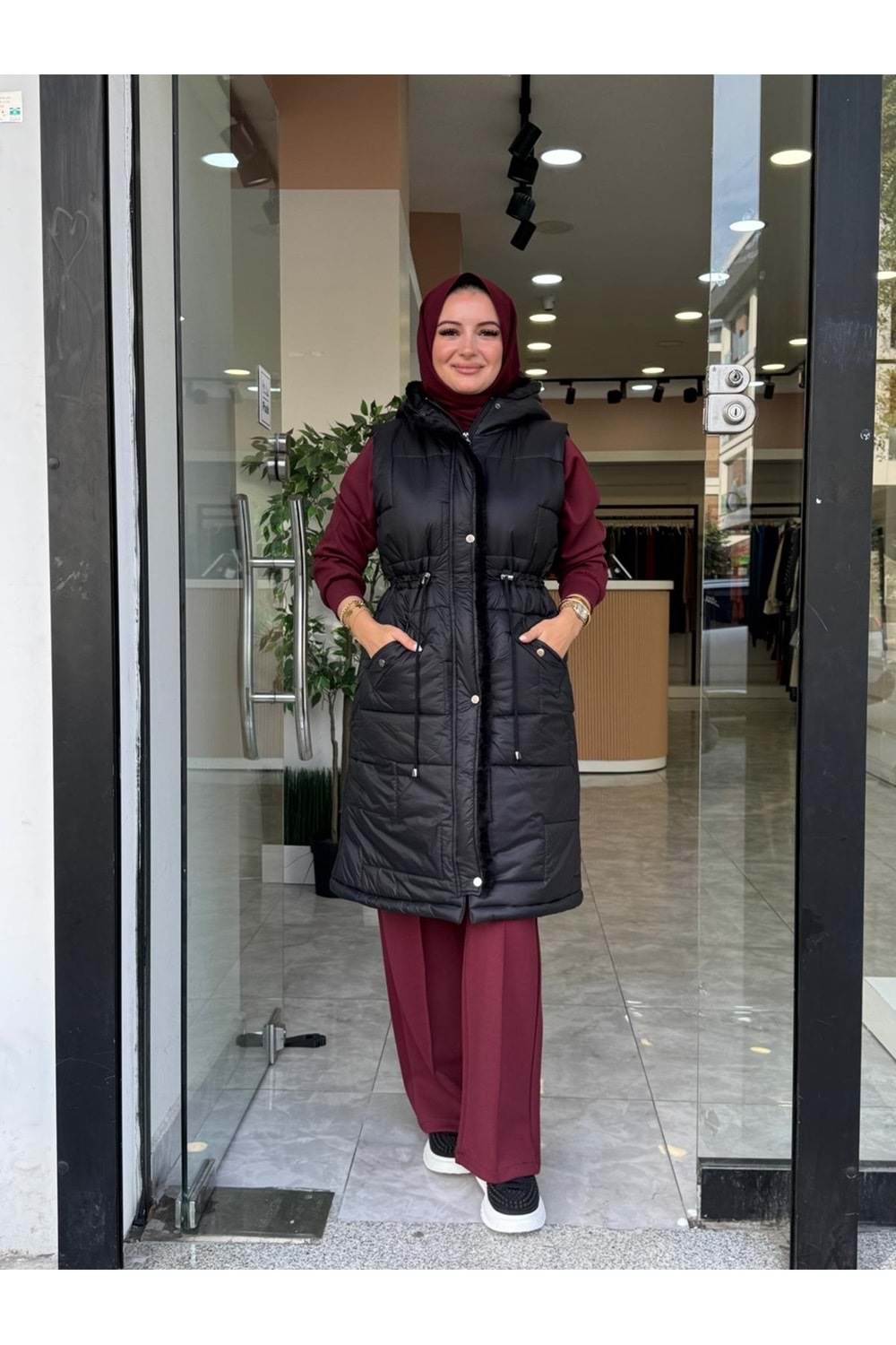 KOPÜŞONLU ARA BOY ŞİŞME YELEK - SİYAH - 38