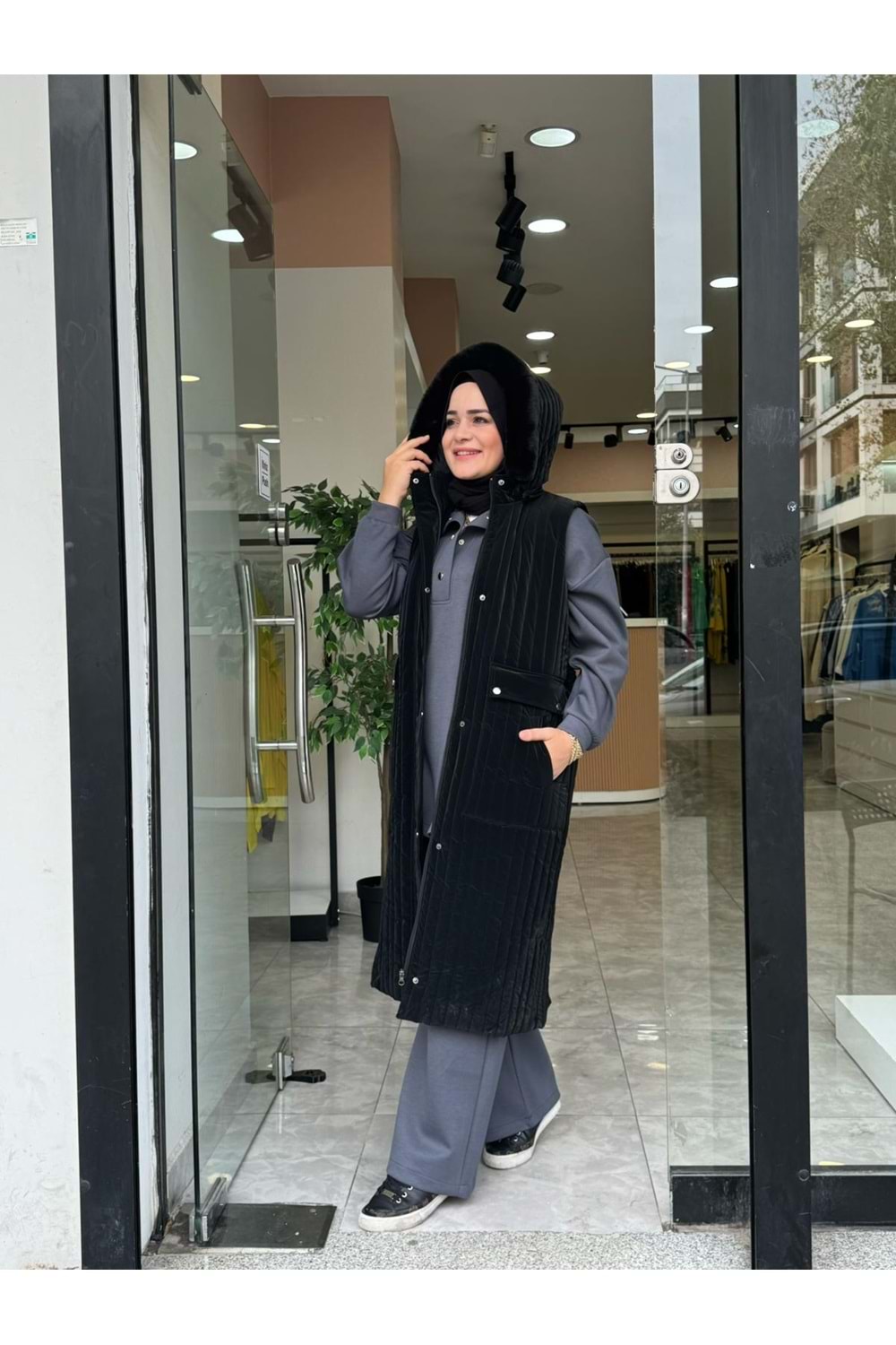 KAPÜŞONLU YELEK - SİYAH - 38