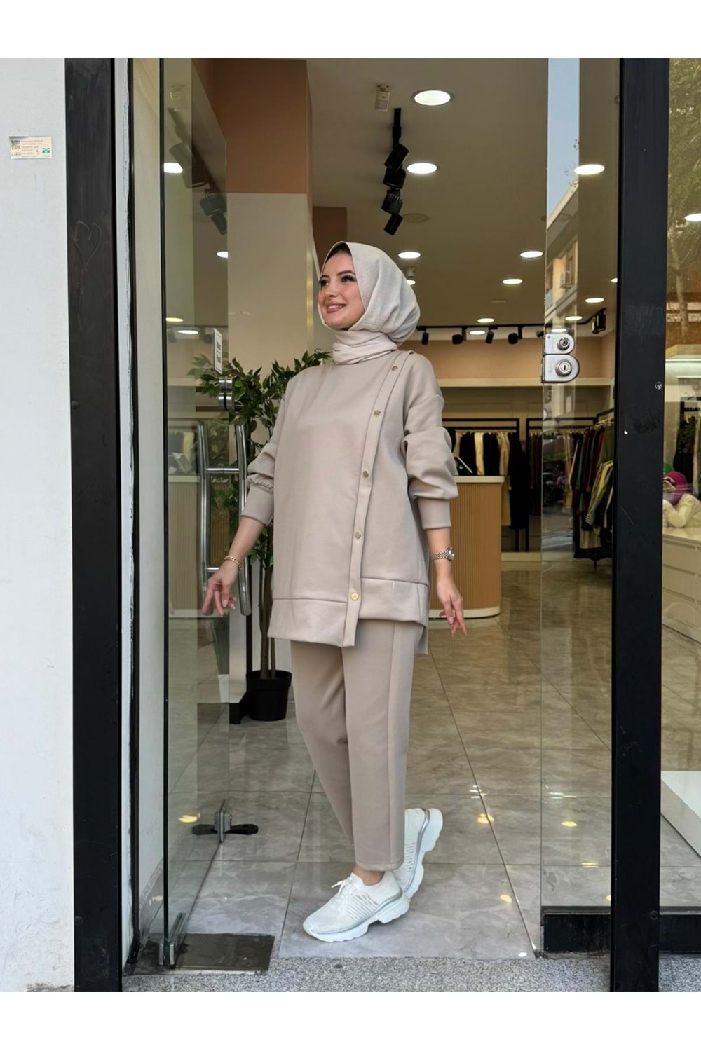 SCUBA DÜĞMELİ TAKIM - KREM - 1