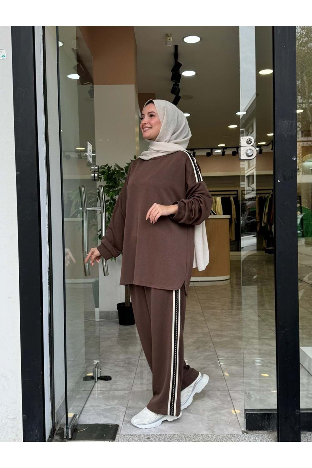 YAN ŞERİT TAKIM - KAHVERENGİ - S-M