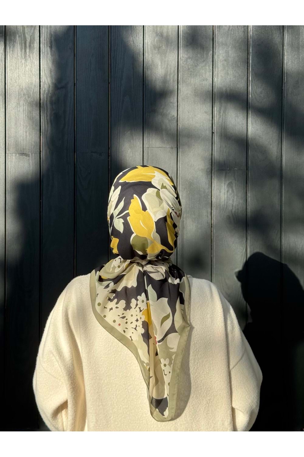 ÇİÇEK EŞARP - ÇAĞLA YEŞİLİ - STD