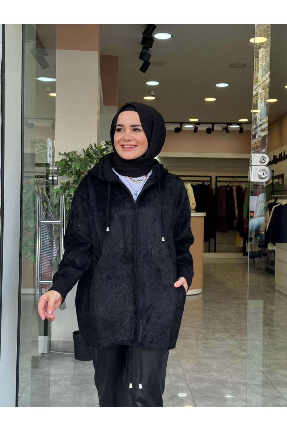 KAPÜŞONLU ANGORA HIRKA - SİYAH - STD