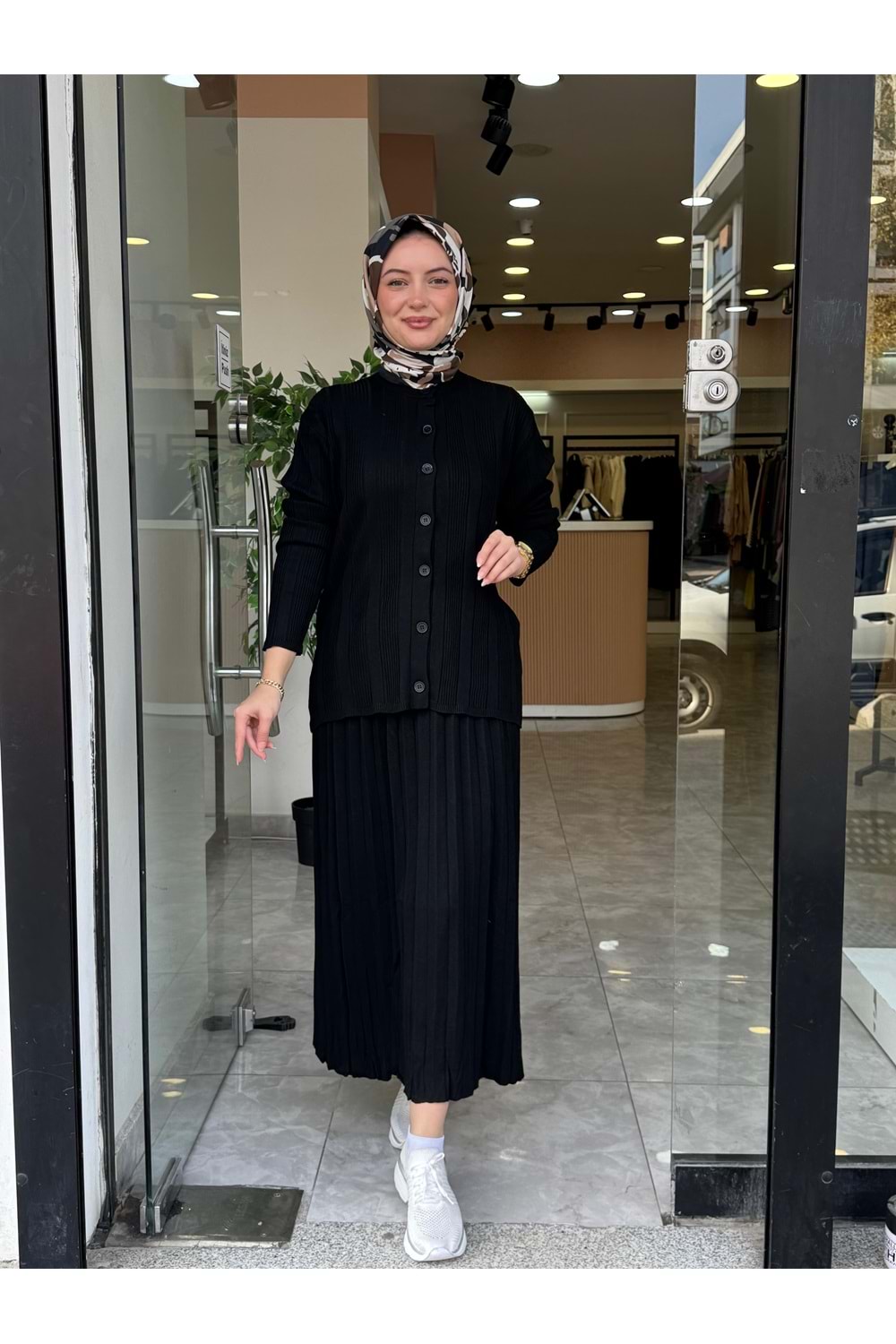 GÜLŞAH ETEKLİ TAKIM - SİYAH - STD