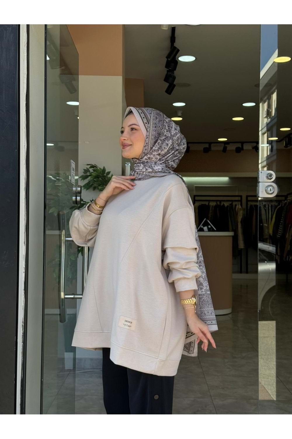 ÜÇGEN SWEAT - KREM - L-XL