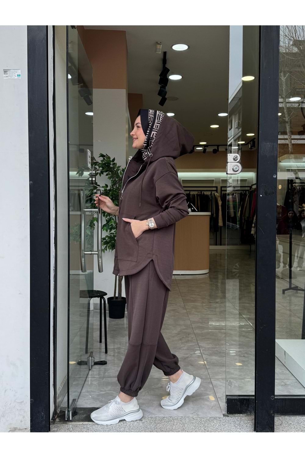 VEGAS FERMUARLI TAKIM - KAHVERENGİ - 1