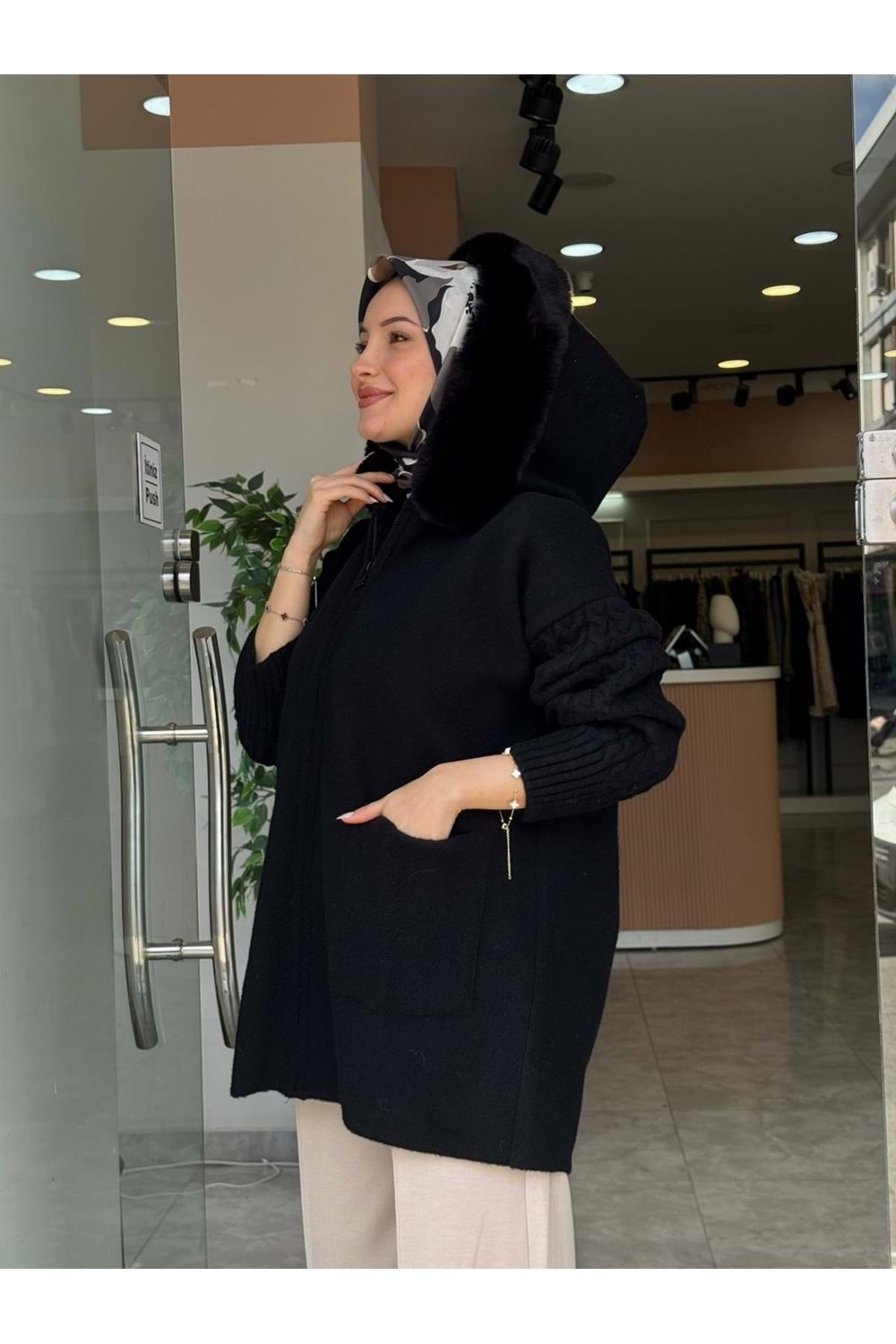 KAPÜŞONLU KÜRK HIRKA - SİYAH - STD