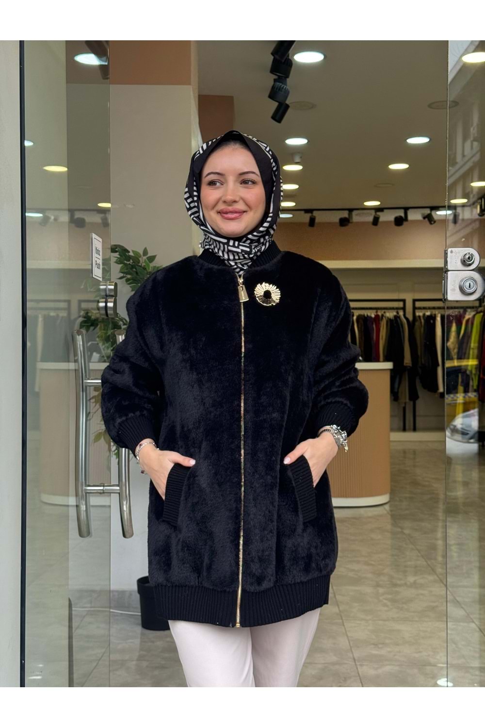 ANGORA KISA FERMUARLI KABAN - SİYAH - 1