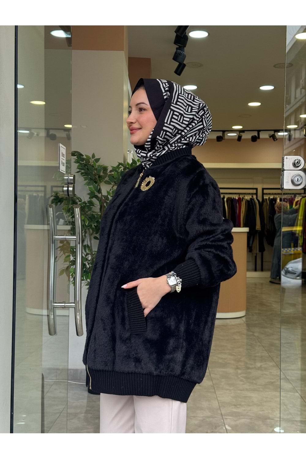 ANGORA KISA FERMUARLI KABAN - SİYAH - 1