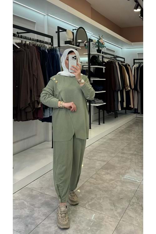 MARİNA TAKIM - ÇAĞLA YEŞİLİ - L-XL