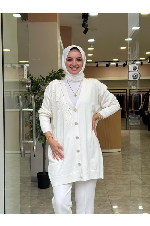 MERSERİZE BÜZGÜ DÜĞMELİ HIRKA - BEYAZ - STD