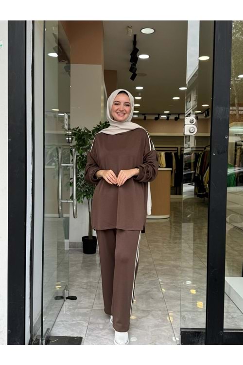 YAN ŞERİT TAKIM - KAHVERENGİ - S-M