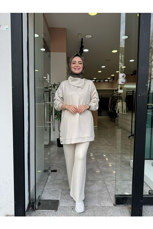 OMUZ FERMUARLI TAKIM - KREM - L-XL