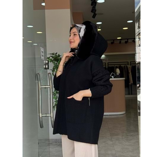 KAPÜŞONLU KÜRK HIRKA - SİYAH - STD